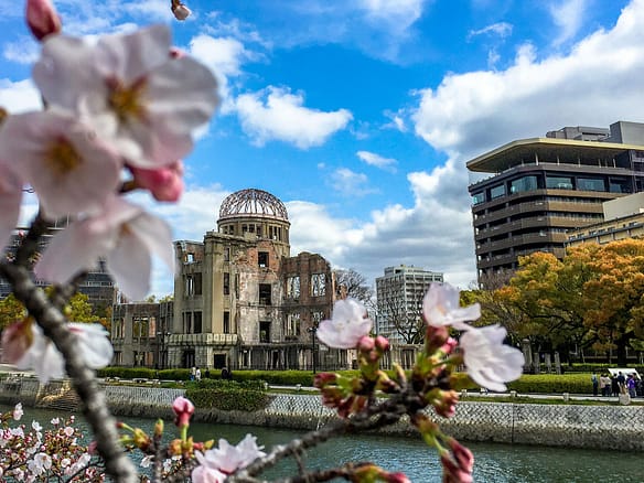 A-bomb Dome and sakura blossoms